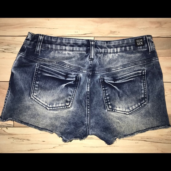 Reversible Denim/Camo Shorts size 6 - Picture 3 of 7